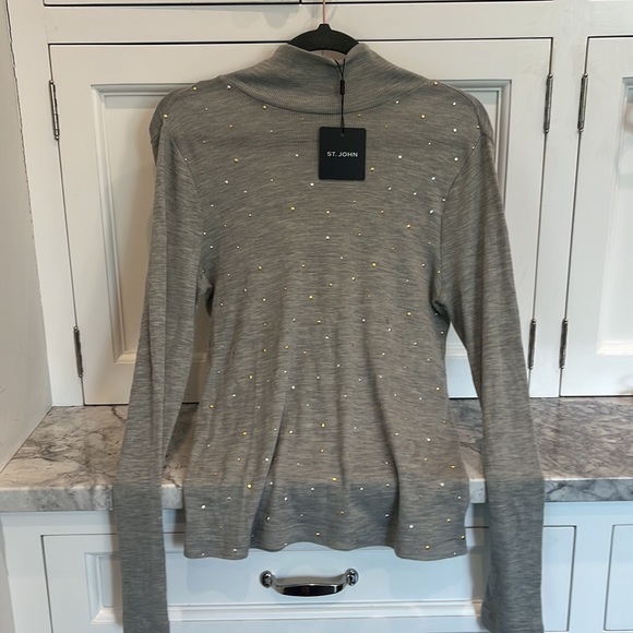 ST JOHN woman’s top - Picture 2 of 6